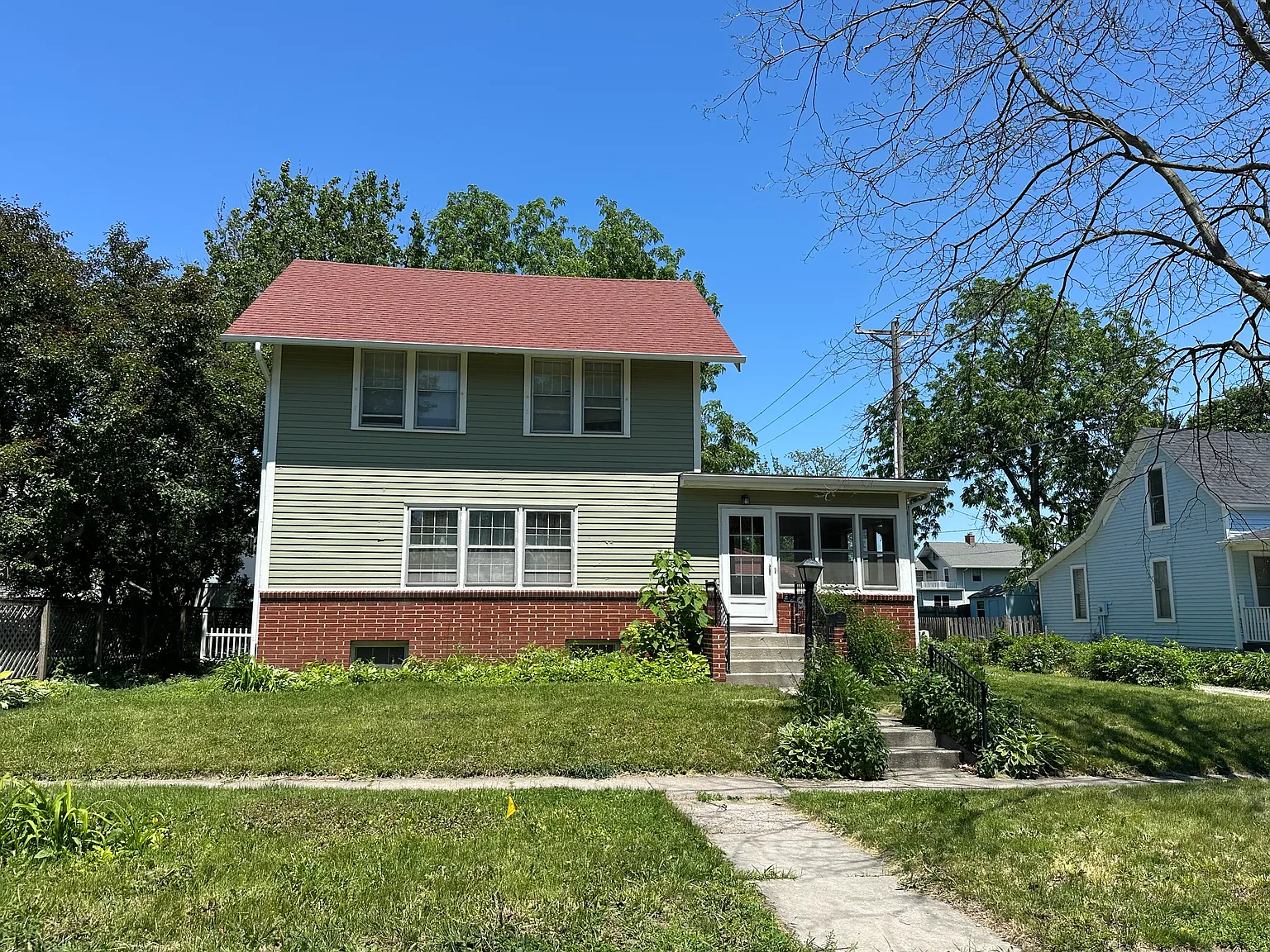 3 bed, 1248 sqft, $1,600 — Photo 1