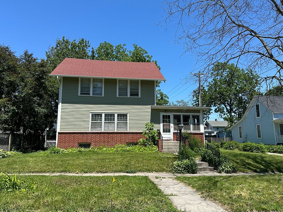1st image of 119 9th St