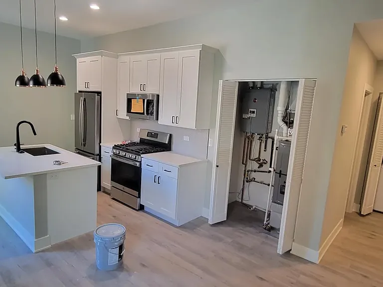 3611 N Greenview Ave #2 — Photo 10