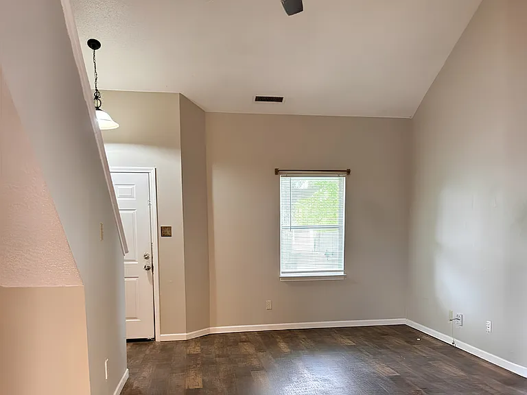 2219 Summer Breeze Way — Photo 2