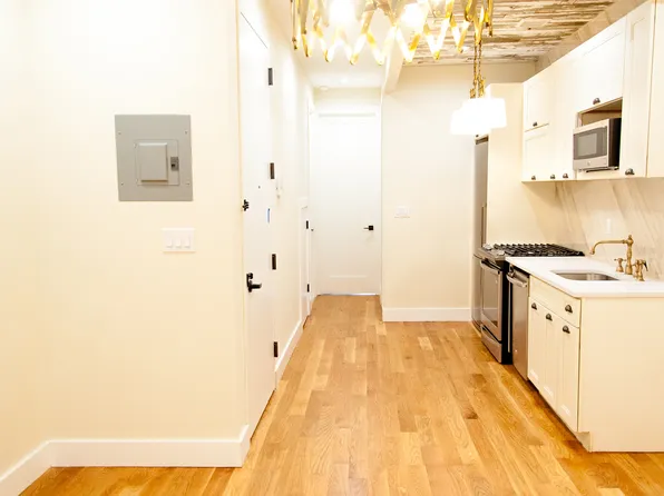 1426 De Kalb Avenue image 35 of 40