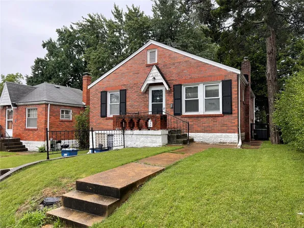 2626 Avie Dr, Saint Louis, MO 63136