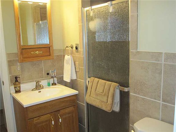 5th image of 235 E Venoy Dr