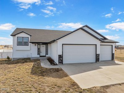 13658 Cherry St NW, Williston, ND, 58801