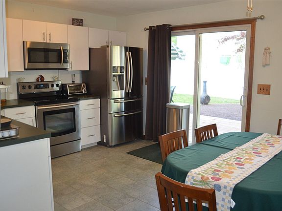 5th image of 111 Baybright Dr E