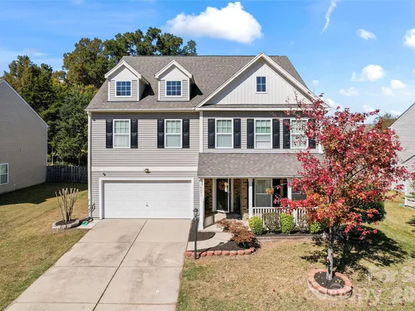 14422 Lake Crossing Dr, Charlotte, NC 28278