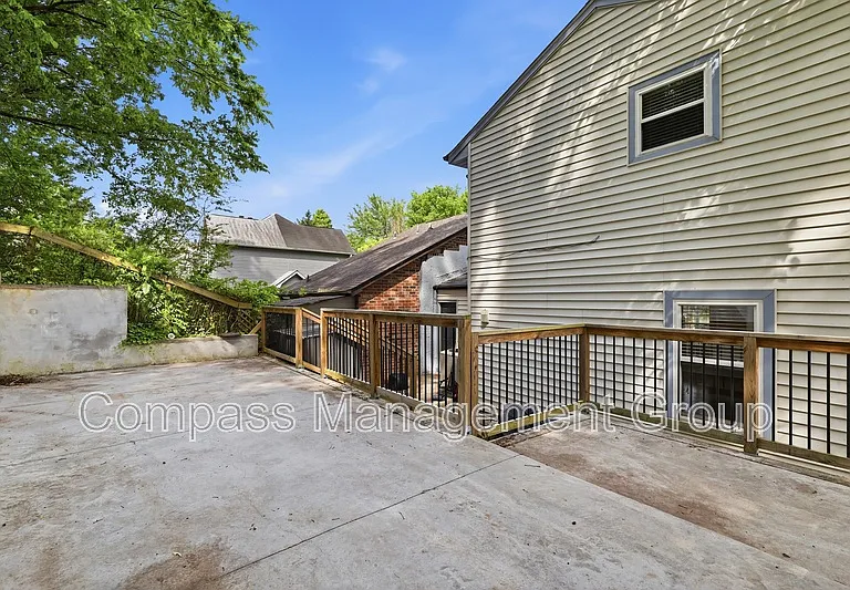 7668 Chatham Cir — Photo 30