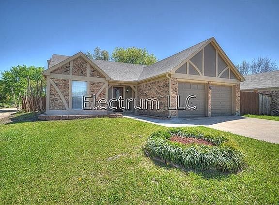 3rd image of 5411 Yaupon Dr