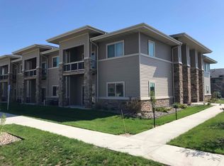 2715 Bobcat Dr UNIT 101, Ames, IA 50014