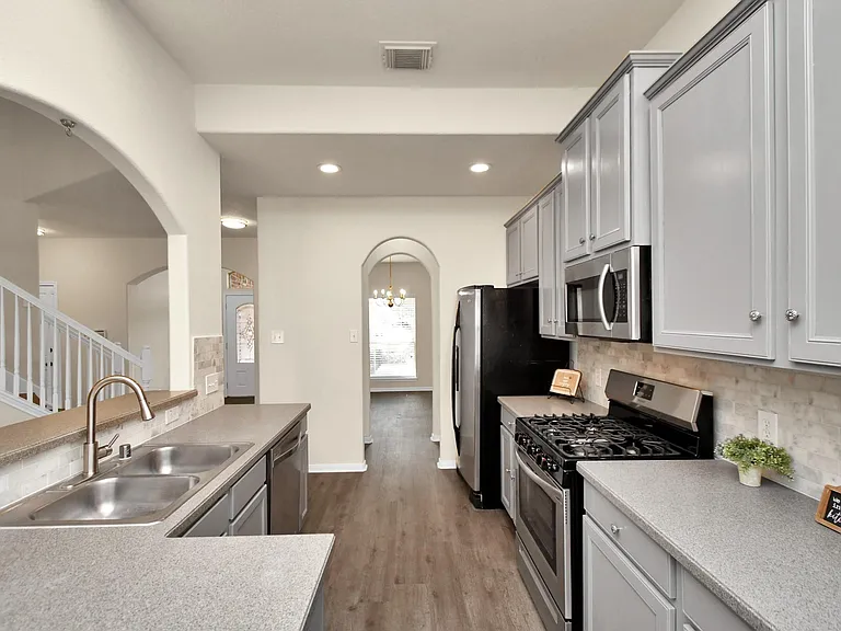 2626 Orchard Creek Ln — Photo 11