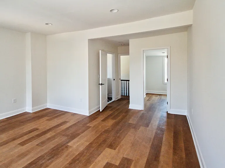 25 N Chester St — Photo 12