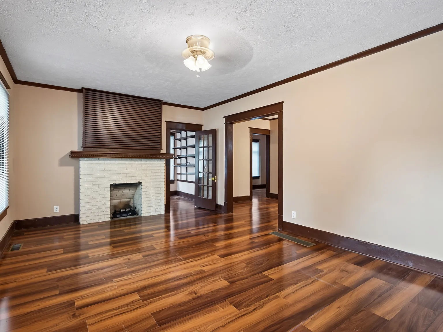 4 bed, 2532 sqft, $2,300 — Photo 4