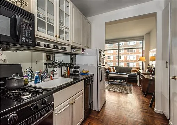 Sold by New York Realty Solutions | media 4