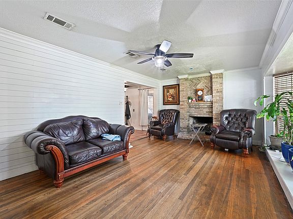 3rd image of 12410 Palmbeach St