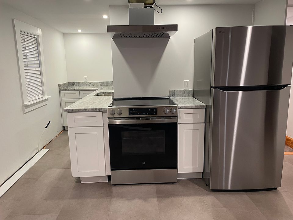 Kitchen: new cabinets, granite counters, stainless steel appliances
