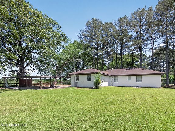 3rd image of 239 Twin Lakes Dr