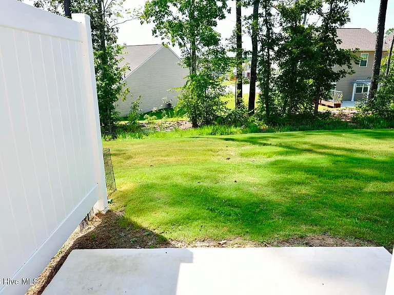 2109 Gracie Ln — Photo 7