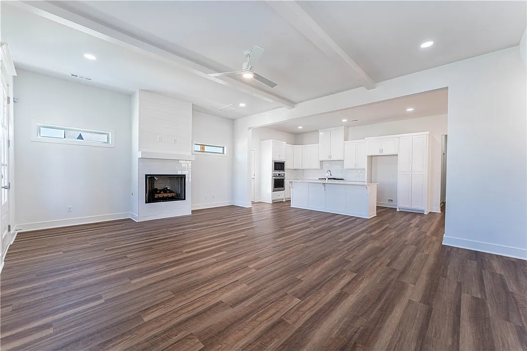 4 bed, 3.5 bath, 2587 sqft, $2,750 — Photo 4