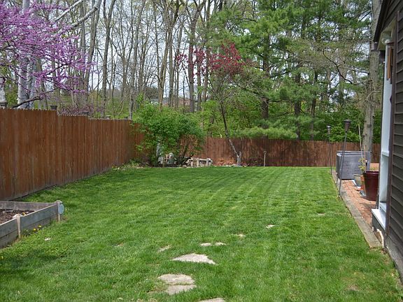 4th image of 205 Monterey Dr