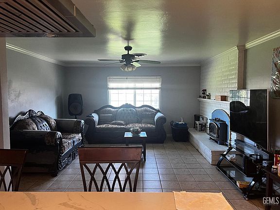 5th image of 1304 Manning St