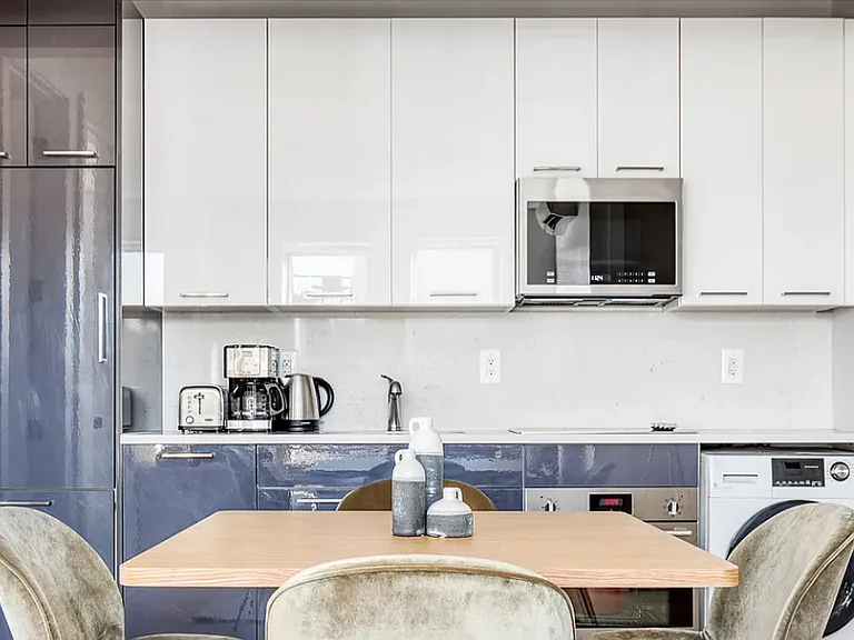 131 Smith St #3 — Photo 2