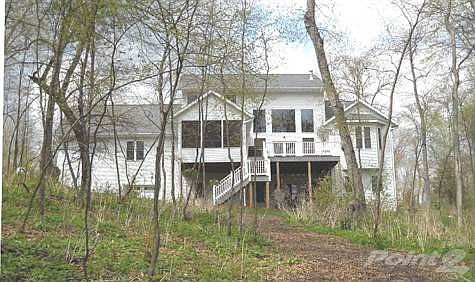 Back of Home/3rd Tuck-under Garage Stall