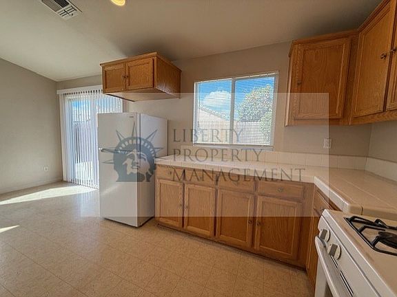 4th image of 5023 Alee Ln