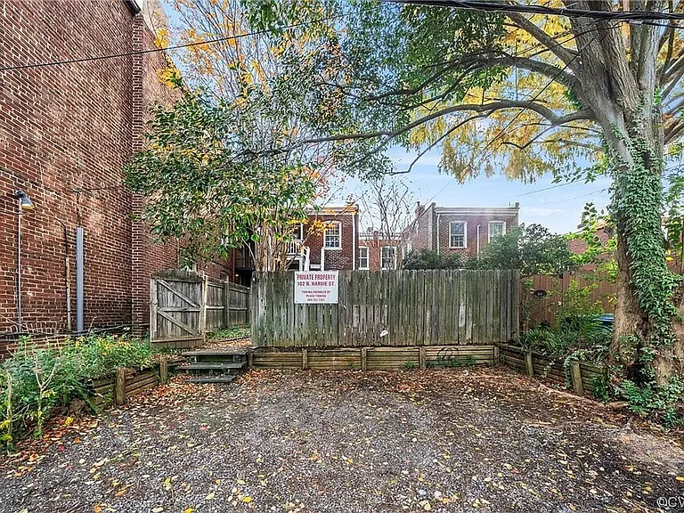 102 N Harvie St — Photo 15