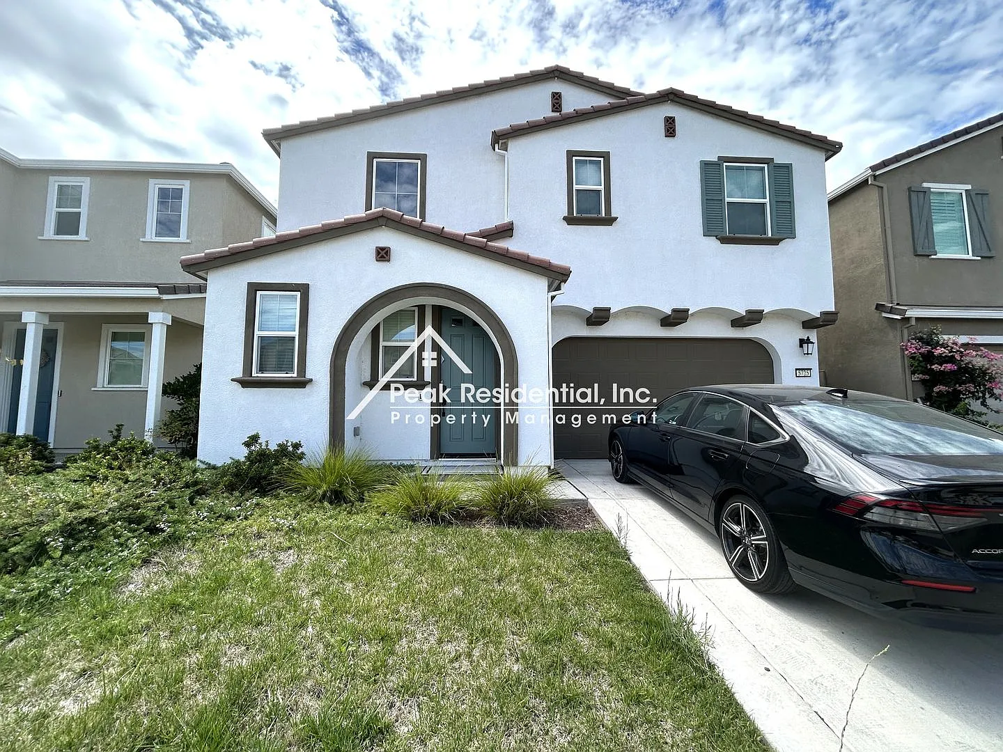 Beautiful 4 bedroom 3.5 bathroom home — Photo 3
