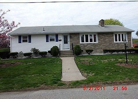 2nd image of 95 Abbott St