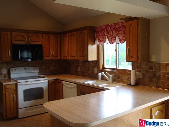 4th image of 3204 Birchwood Dr