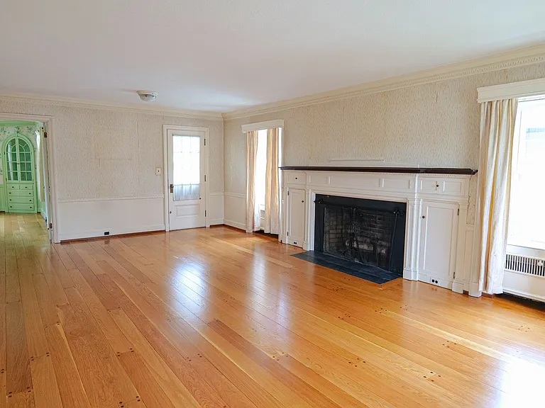 36 Underwood St #1 — Photo 9