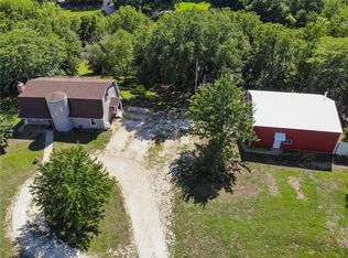 678 N 1483rd Rd, Lawrence, KS 66049