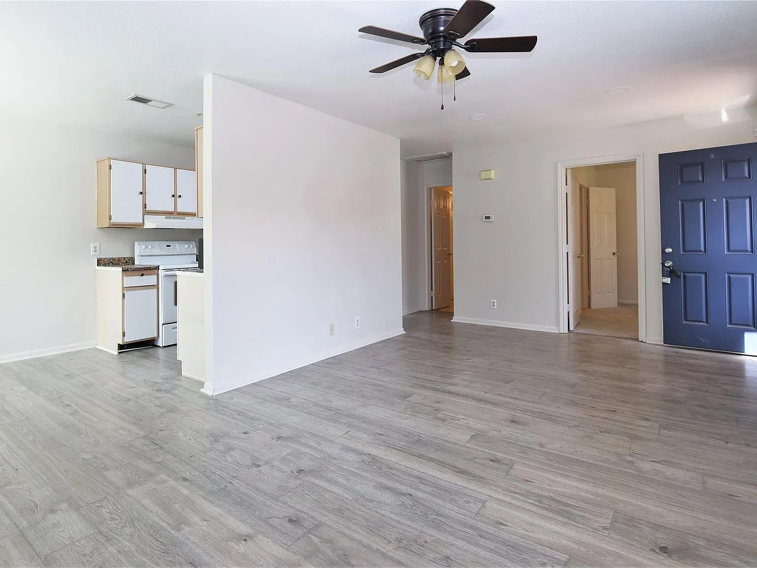 3 bed, 2.5 bath, 1158 sqft, $1,200 — Photo 3