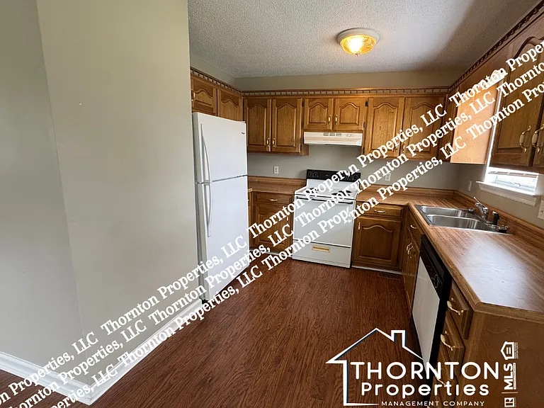 130 Nicki Ln — Photo 2