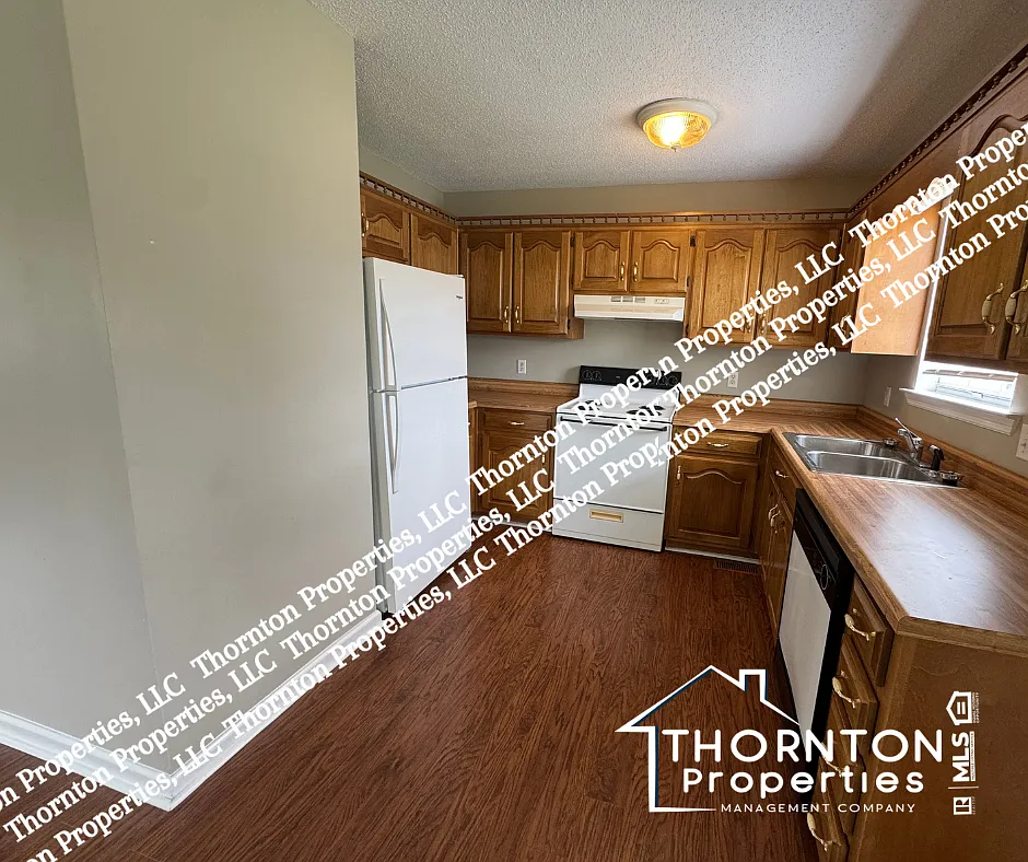 Building Photo - 130 Nicki Ln