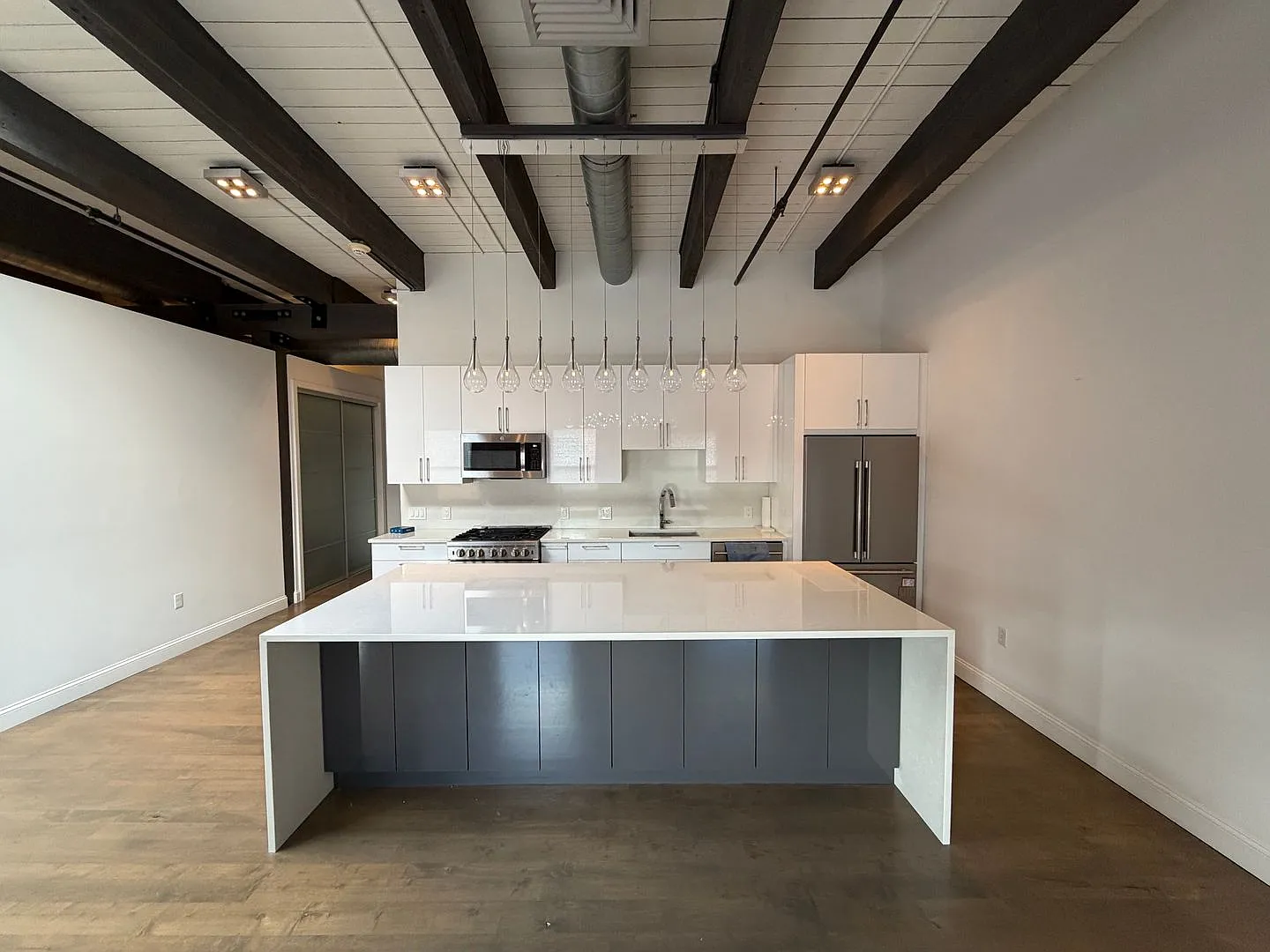 Prime Fort Point 1BR Condo Steps from Seaport & South Boston w/ Garage Parking — Photo 2