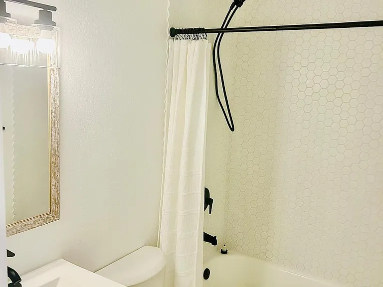 490 N Civic Dr #311 — Photo 5