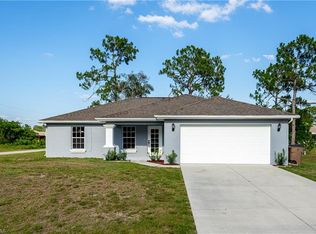 904 Agnes Ave, Lehigh Acres, FL 33971
