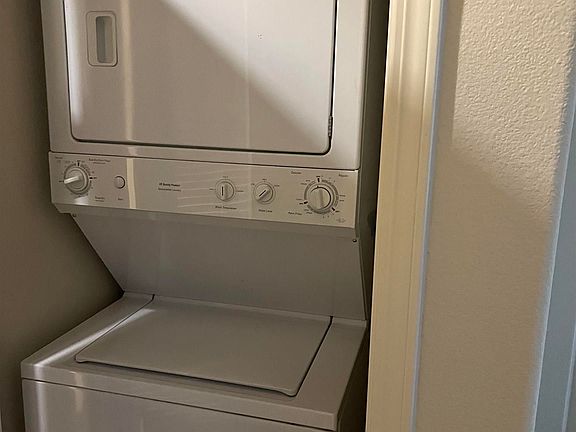 5th image of 989 Franklin St APT 307