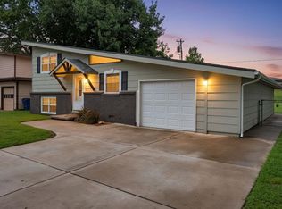 416 S Westview Dr, Derby, KS 67037