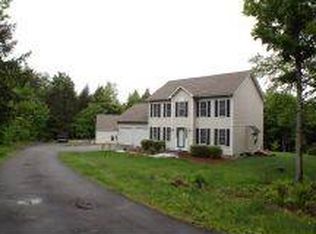 101 Holly Hill Farm Rd, Weare, NH 03281