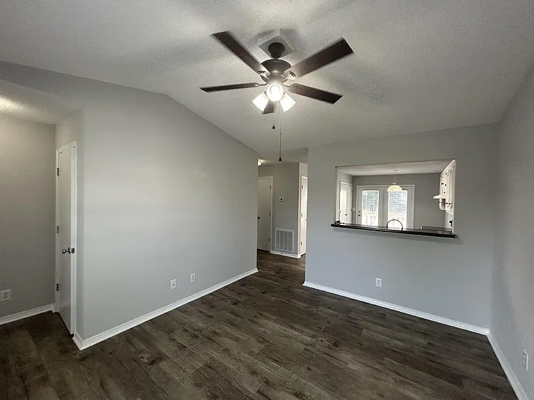 650 N Dixie Ave #A — Photo 7