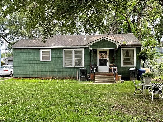 1st image of 2809 Essex St