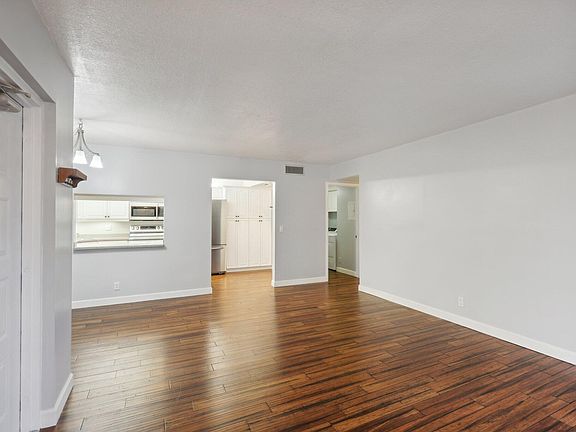 5th image of 1006 Green Pine Boulevard #D1