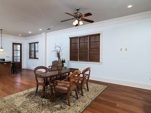 3rd image of 107 Hot Spur Ln