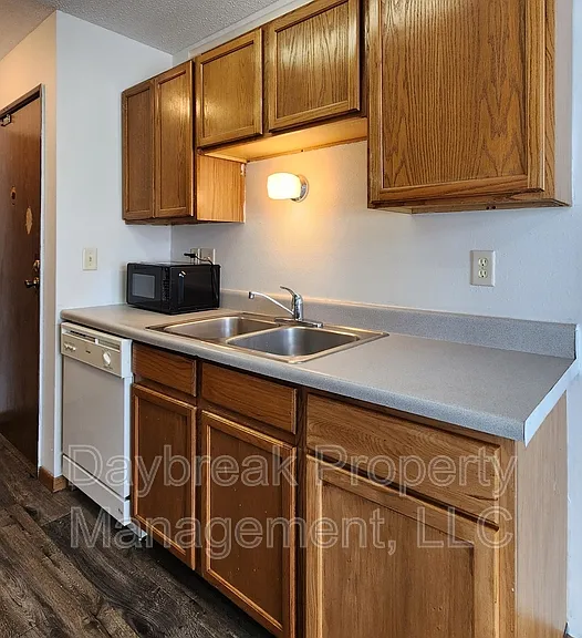 2408 3rd Ave N #6 — Photo 4