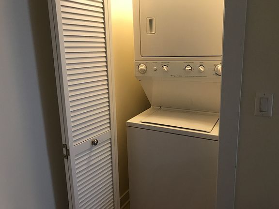 4th image of 1751 W Berteau Ave #1686722