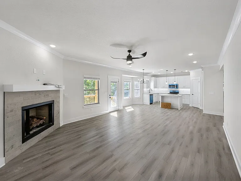 284 Stoneykirk Dr — Photo 4