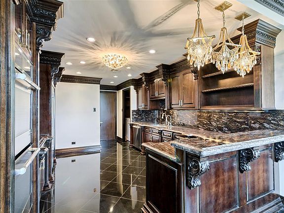 4th image of 4950 Woodway Dr Penthouse 2